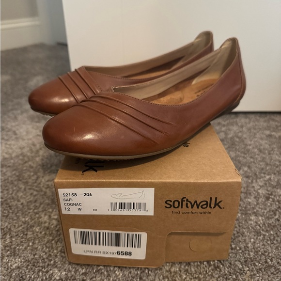 SoftWalk Cognac Leather Flats (12W) AND Brand New! - Picture 1 of 9